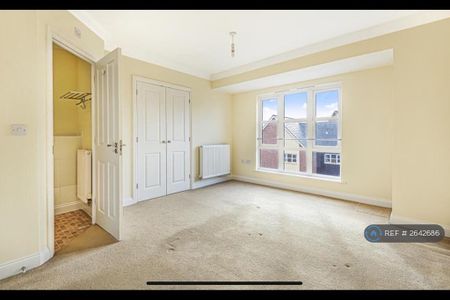 4 bedroom terraced house to rent - Photo 4