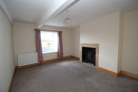 3 bedroom end of terrace house to rent - Photo 2