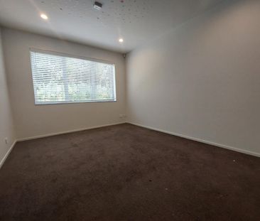 Modern Family Home - Photo 6