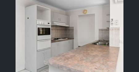 Spacious 4 Bedroom Home in Prime Location Carrum Downs! - Photo 5