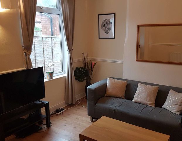 Beauvale Road Room 1 - Photo 1