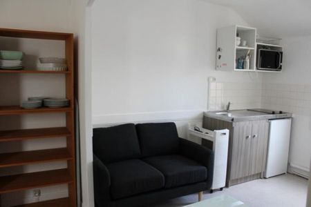 T1 MEUBLÉ - 560€/mois C.C Nantes (44000) - Photo 3