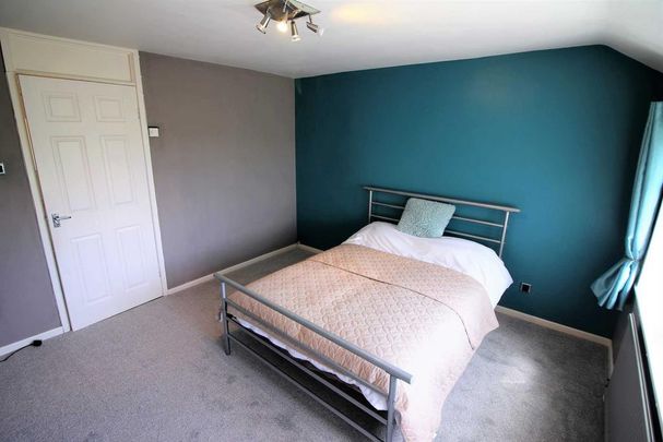 2 bedroom end of terrace house to rent - Photo 1