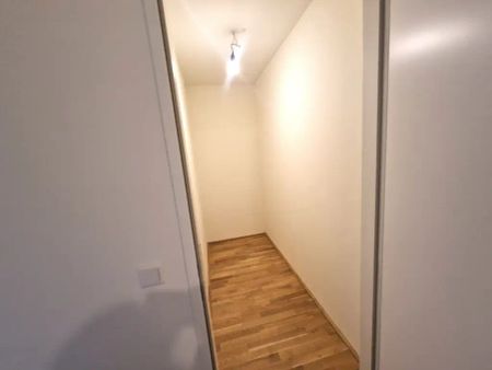 Erstbezug! Moderne 2-Zimmer-Wohnung mit riesiger Terrasse - 45 m2 OPEN HOUSE am 21. März von 10.00 bis 16.00 Uhr - Photo 4