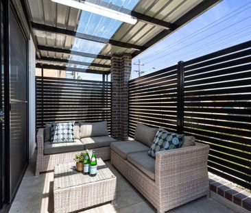 Modern Self-Contained 1 Bedroom Villa | Utilities Included - Photo 6