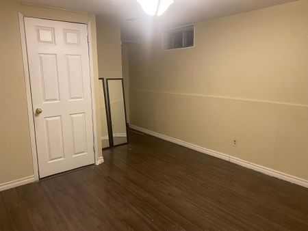 For Lease - 8 Ryecliffe Court, Toronto, Ontario - Photo 4