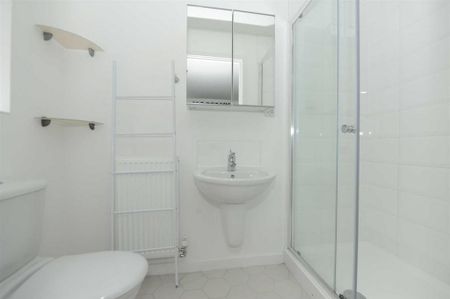 5 bedroom end of terrace house to rent - Photo 5