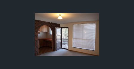 Low-Maintenance One-Bedroom Unit in Quiet Location - Photo 5