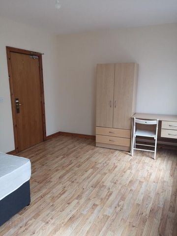 77 Agincourt Avenue, Holylands, Belfast, BT7 1QB - Photo 5