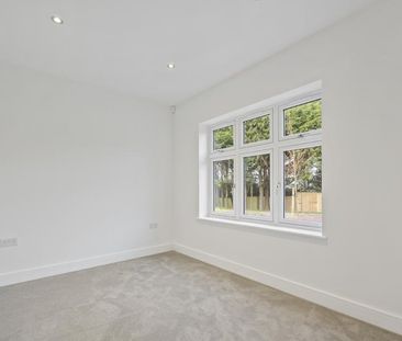 4 bedroom detached house to rent - Photo 5