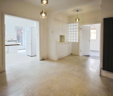 3 bedroom end of terrace house to rent - Photo 1