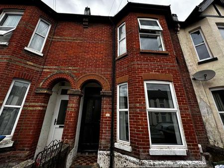 Thackeray Road, SO17 - Photo 3