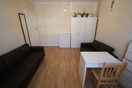 Chandos Road, Harrow - Photo 2