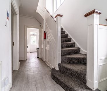 4 Bed Semi-Detached House, Watford Way, NW4 - Photo 1