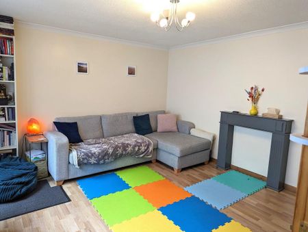 2 bedroom semi-detached house to rent - Photo 4