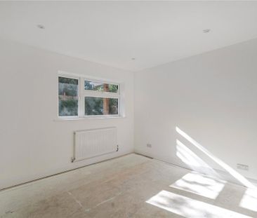 5 bedroom bungalow to rent - Photo 2