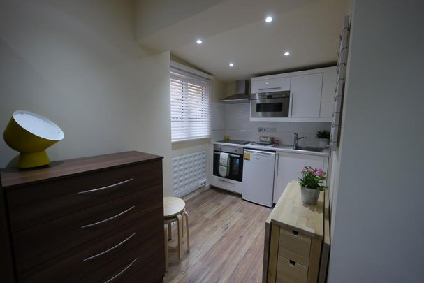 Studio to rent - Photo 1