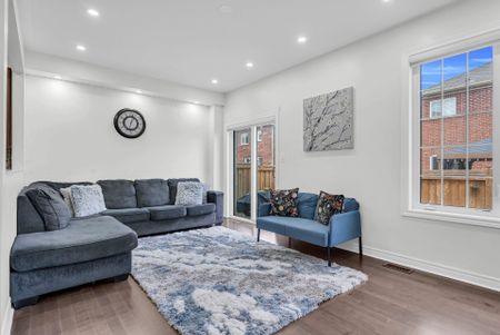 For Lease - 564 Bessborough Drive, Milton, Ontario - Photo 4