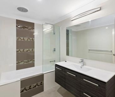 Elevated living with stunning ocean views - Photo 6