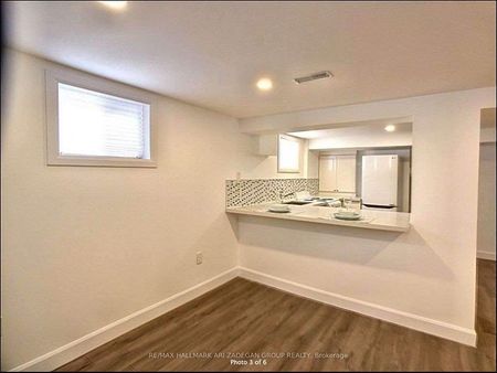 For Lease - 47 Newbury Drive Unit# Lower Fl, Newmarket, Ontario - Photo 2