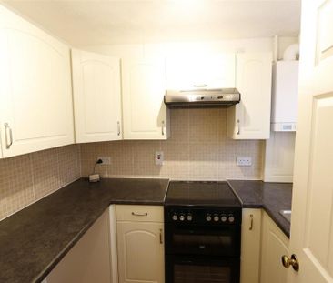 2 bedroom terraced house to rent - Photo 4