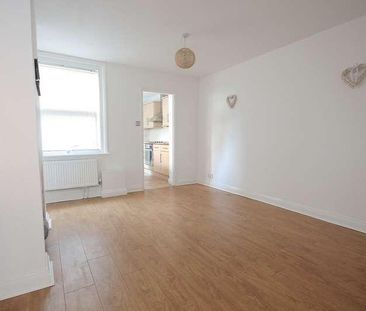 Queens Road, East Grinstead, RH19 - Photo 5