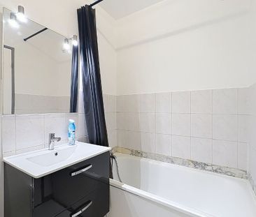 Location Appartement 1 pièce 25m² MAROMME 76150 - Photo 1