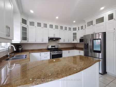 For Lease - 6 Mountland Road Unit# Upper, Brampton, Ontario - Photo 2