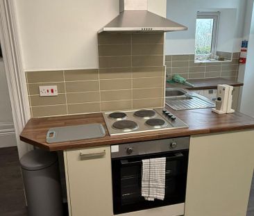 8 bedroom house share to rent - Photo 1