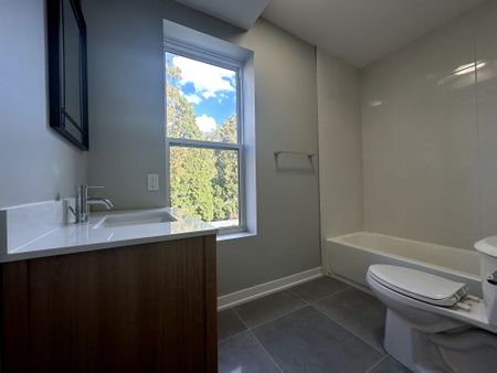 For Lease - 9 Wellington Street Unit# A, Aurora, Ontario - Photo 3