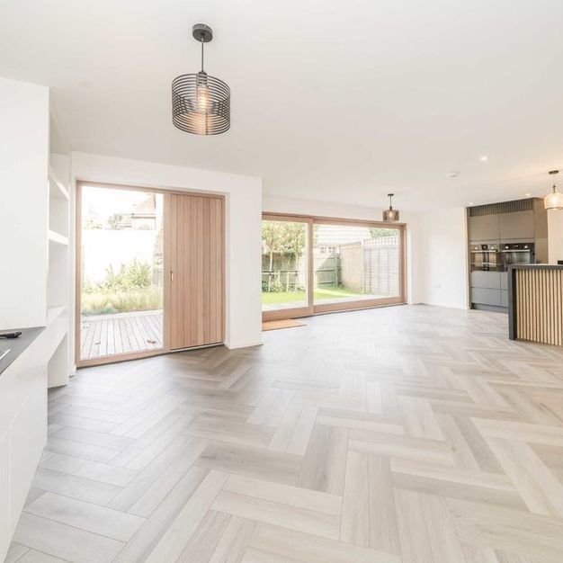 Broad Lane - Photo 1