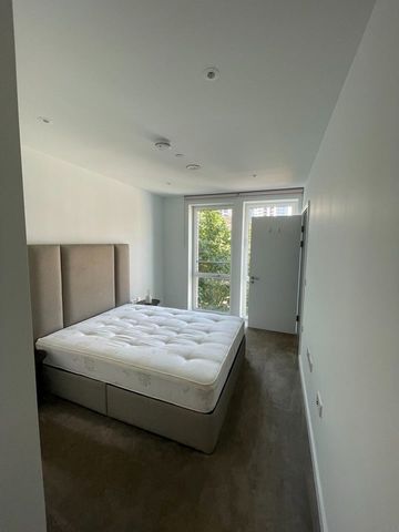 2 Bed Flat, Sir John Soane Apartments, SE17 - Photo 3