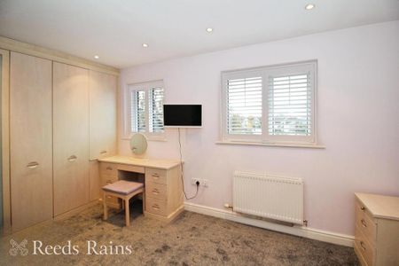 4 bedroom terraced house to rent - Photo 4