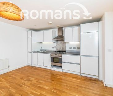 2 bedroom flat to rent - Photo 2