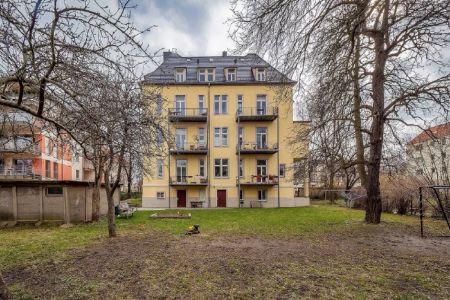 Mansardenwohnung in beliebter Lage, mit Parkett und hochwertiger EBK. - Photo 3