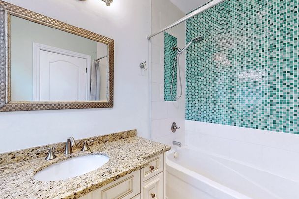 For Lease - 105 Hollywood Avenue, Toronto, Ontario - Photo 1