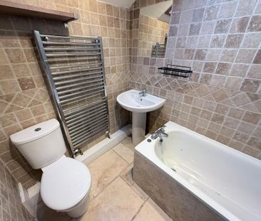 3 bedroom terraced house to rent - Photo 6
