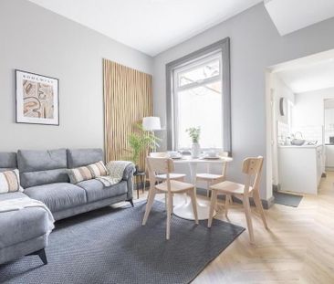Room 5, 65 Ballygomartin Road, Belfast, BT13 3LB - Photo 3