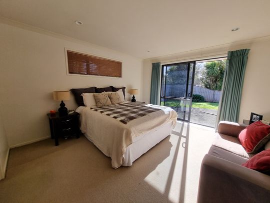 Cul-De-Sac Living - Beachlands - Photo 1