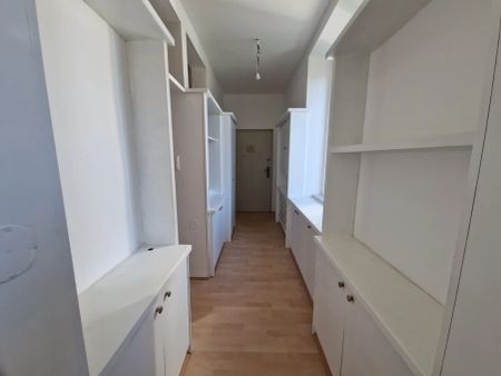 SONNIGE ALTBAUWOHNUNG MIT 3 ZIMMER - NÄHE SPITZ, U6 UND WASSERPARK - Foto 2