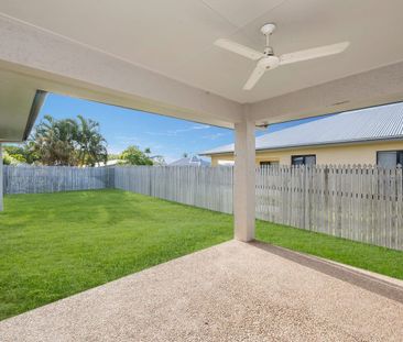 Modern Family Home in Sough after Douglas! - Photo 5