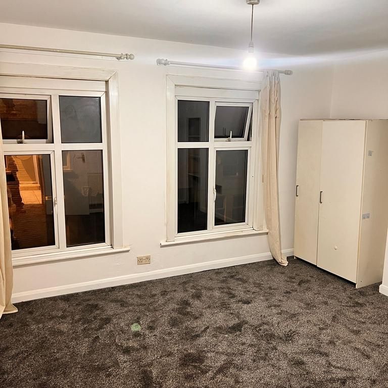 4 bedroom terraced house to rent - Photo 1