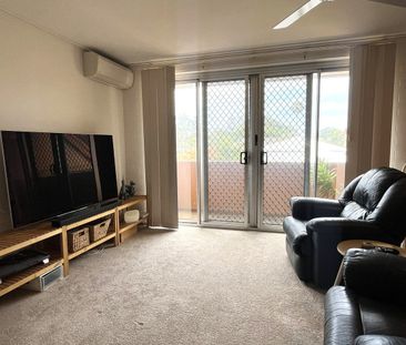 Spacious Unit - Photo 1