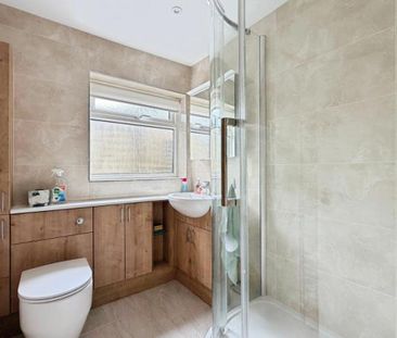 A spacious and beautifully presented three double bedroom semi-deta... - Photo 5