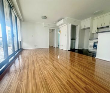 Conveniently Located Modern Unit! - Photo 6