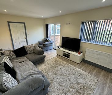 1 Bed Flat, Leicester, LE2 - Photo 2
