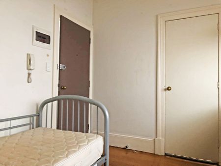 Fully Furnished studio with all you need!! - Photo 2