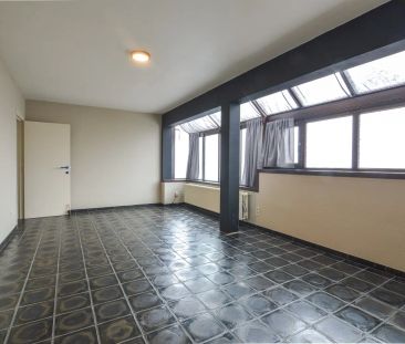 Gelijkvloers appartement met garage te huur te Zandvoorde - Photo 2