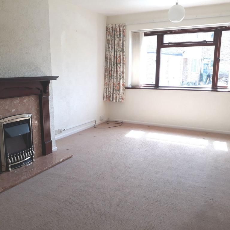 4 bedroom link detached house to rent - Photo 1