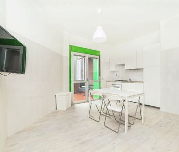 Single room in Via Ponte All'Asse - Photo 4